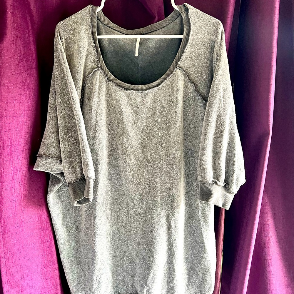 Free People Oversized Sweatshirt.